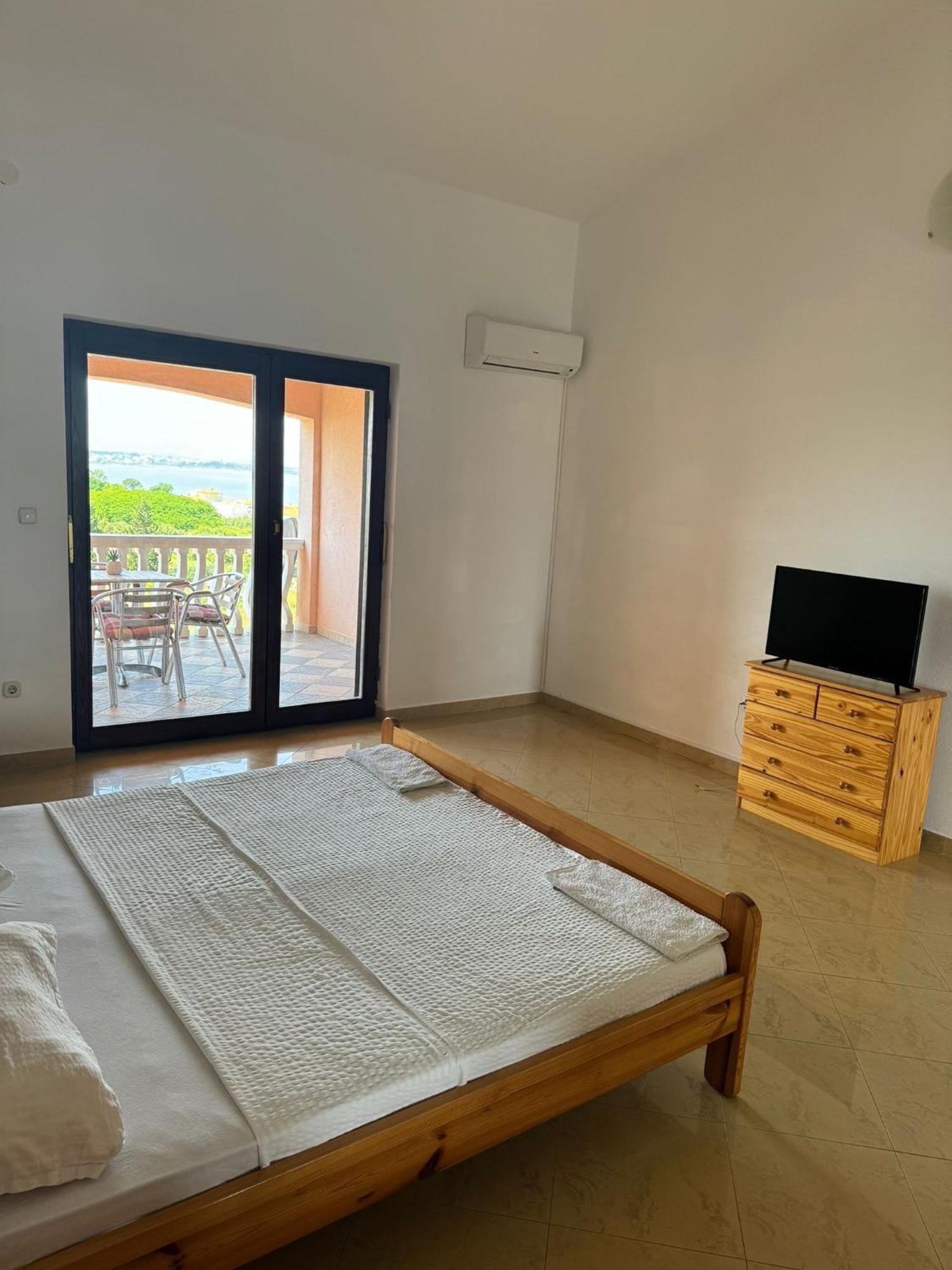 Apartments Bernarda 1 Nin Exterior photo